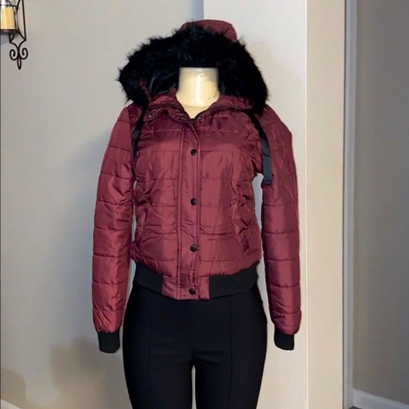 New J2 by JOU JOU Hooded Puffer Jacket in Burgundy - Picture 2 of 11